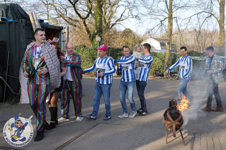 Dag 9: Bok verbranden